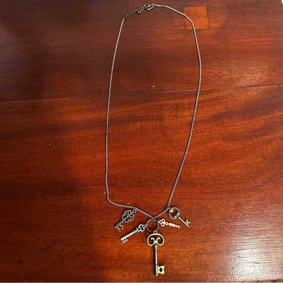Aero 1987 Set of Keys Steampunk Long Chain Necklace Aeropostale Casual Pendant - Picture 2 of 9